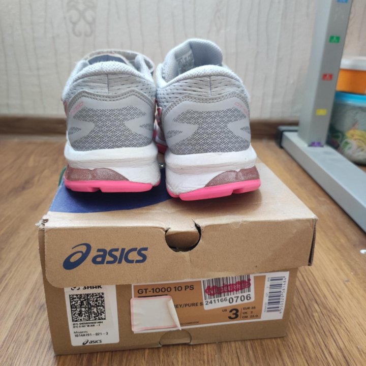 кроссовки asics