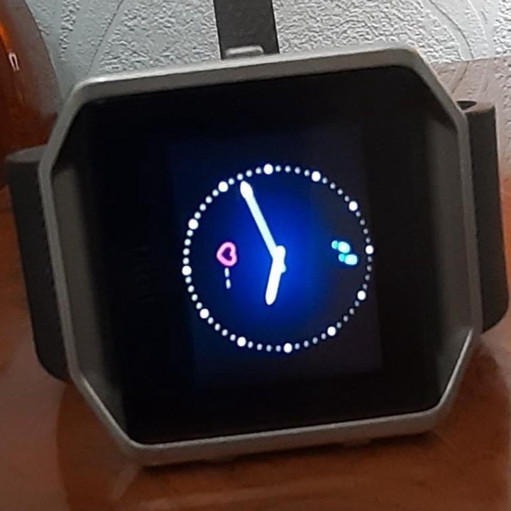 Умные часы Fitbit Blaze