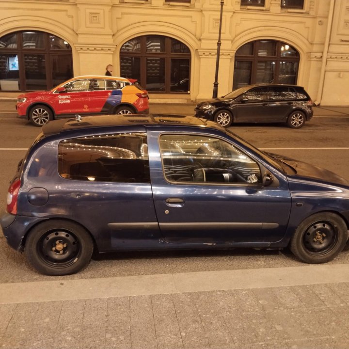 Renault Clio, 2001