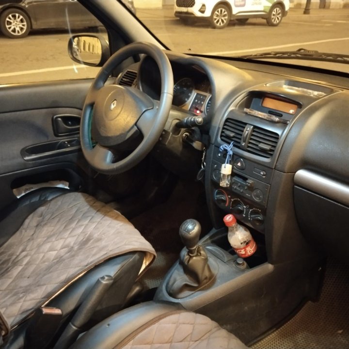 Renault Clio, 2001