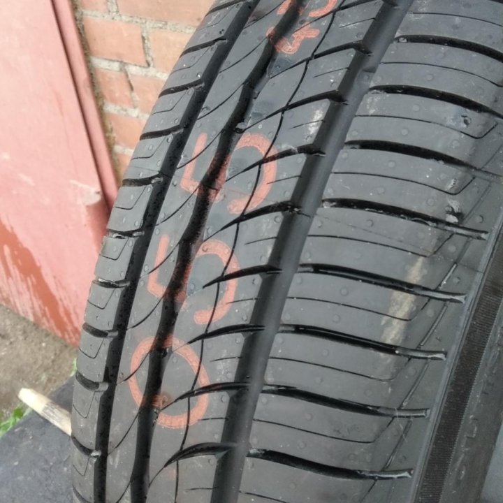 Одна Новая летняя шина Pirelli 185/65/R15