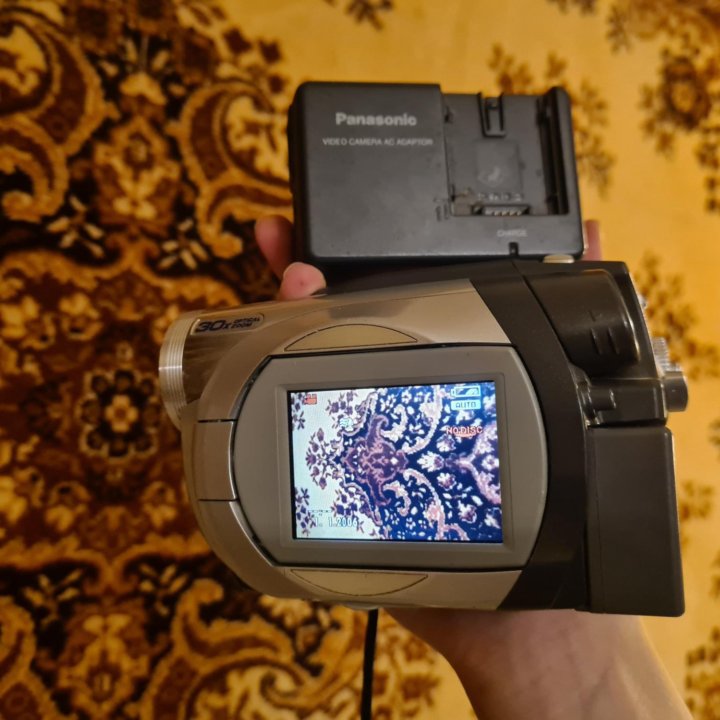 Видеокамера Panasonic VDR D150 CG