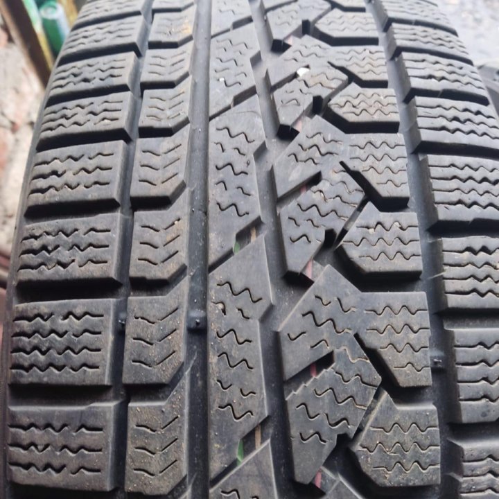 225/55R18 Kumho 4шт