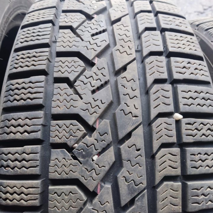 225/55R18 Kumho 4шт