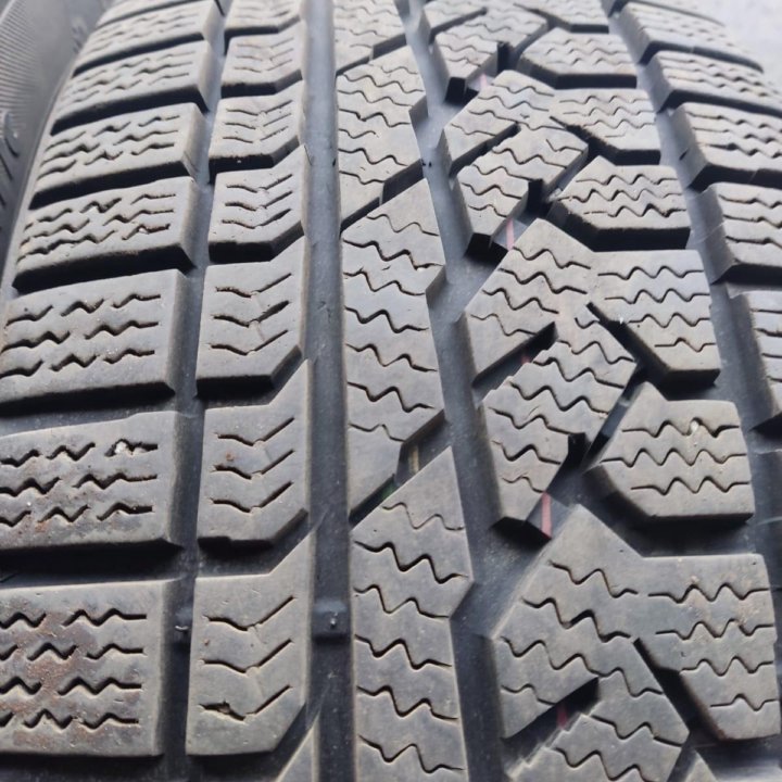 225/55R18 Kumho 4шт