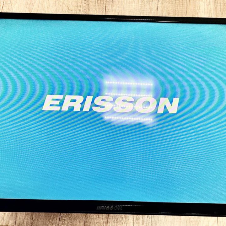 Erisson 32”