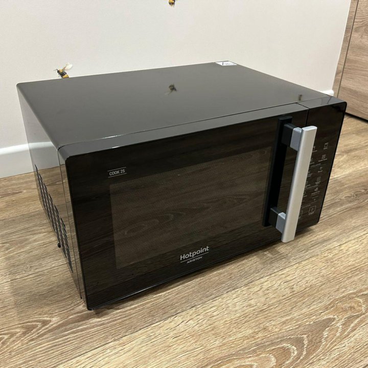 Микроволновая печь Hotpoint-Ariston mwha 253 B