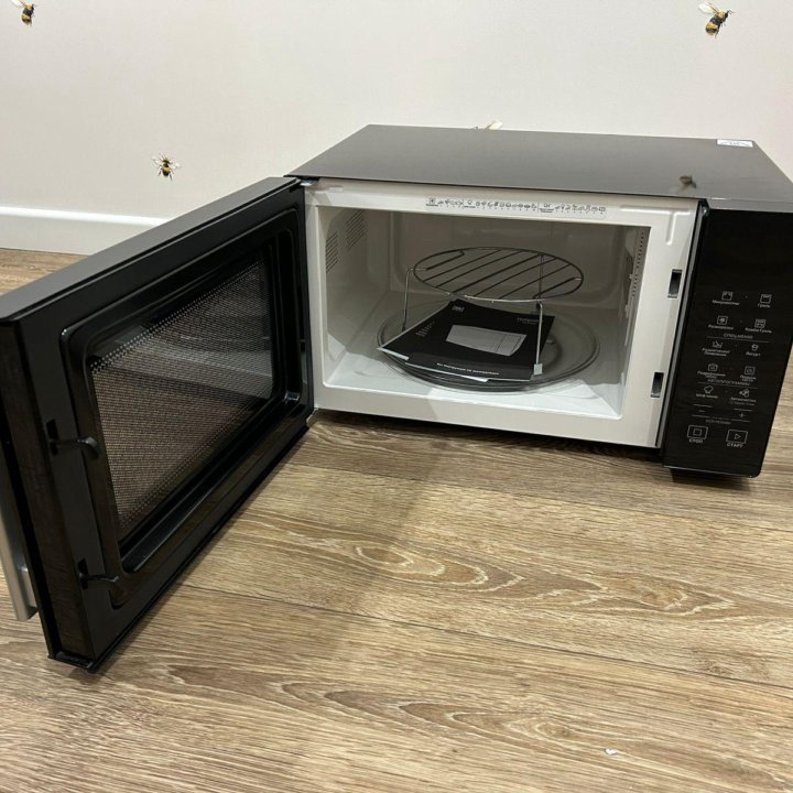 Микроволновая печь Hotpoint-Ariston mwha 253 B