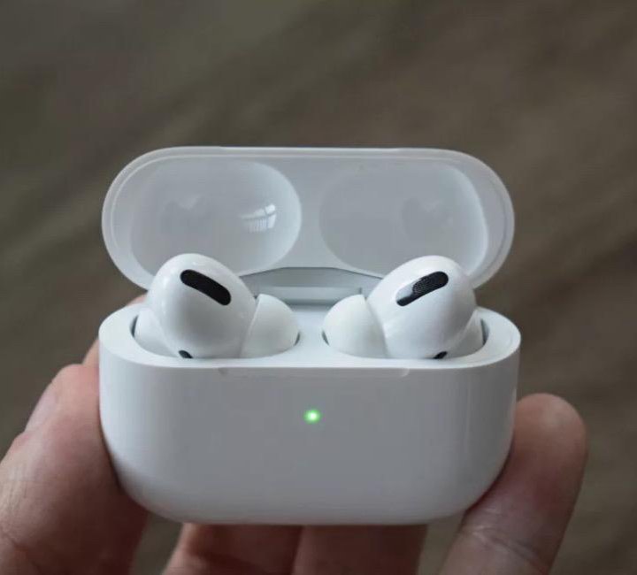 Беспроводные наушники AirPods