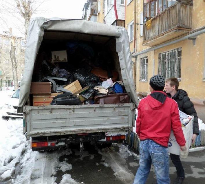 Вывоз старой мебели, строительного мусора.