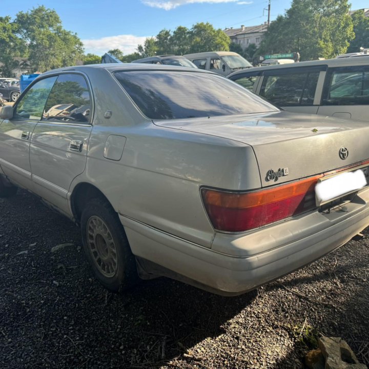 Toyota Crown, 1995