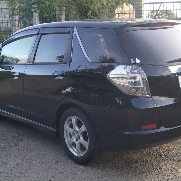 Honda Fit Shuttle, 2012