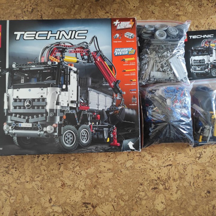 LEGO Technic 42043 (Mercedes-Benz Arocs 3245)