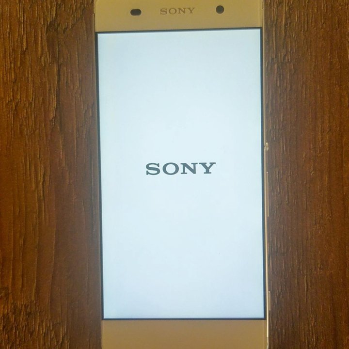 Телефон Sony Xperia XA