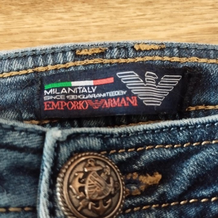 Джинсы Emporio Armani