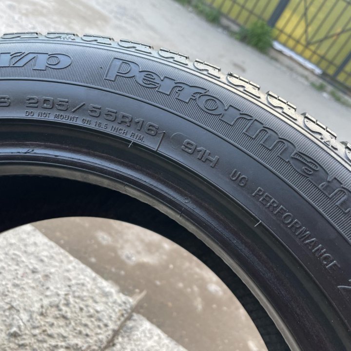 Goodyear UltraGrip Performance 2 RunFlat