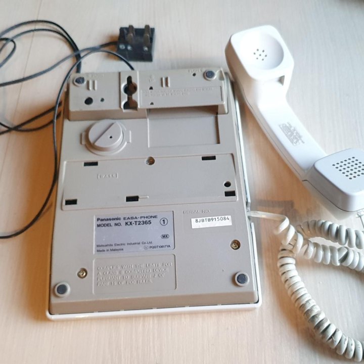 Стационарные телефоны разные