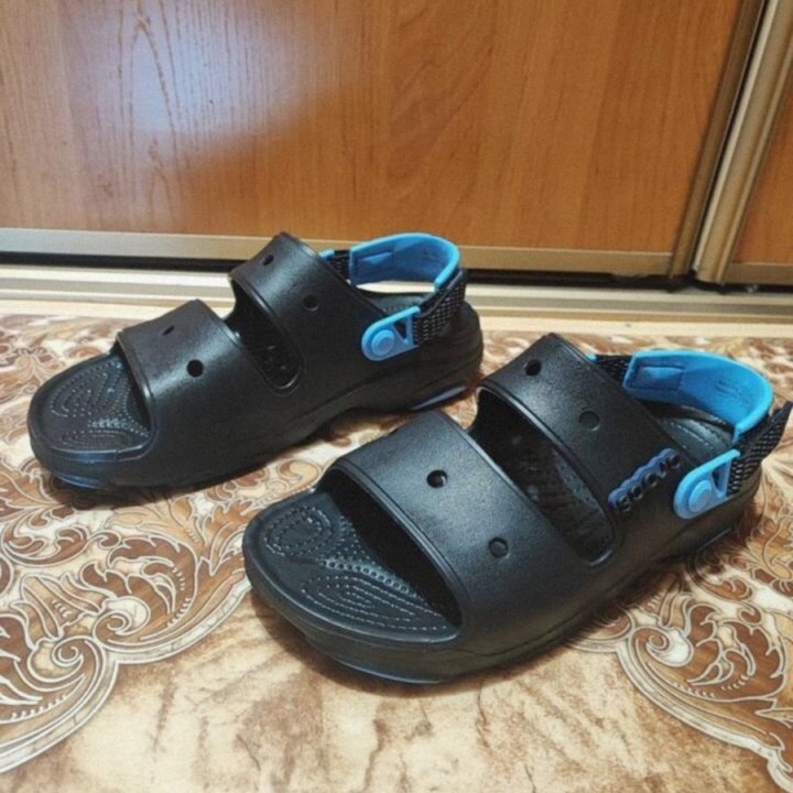 Сандалии Crocs