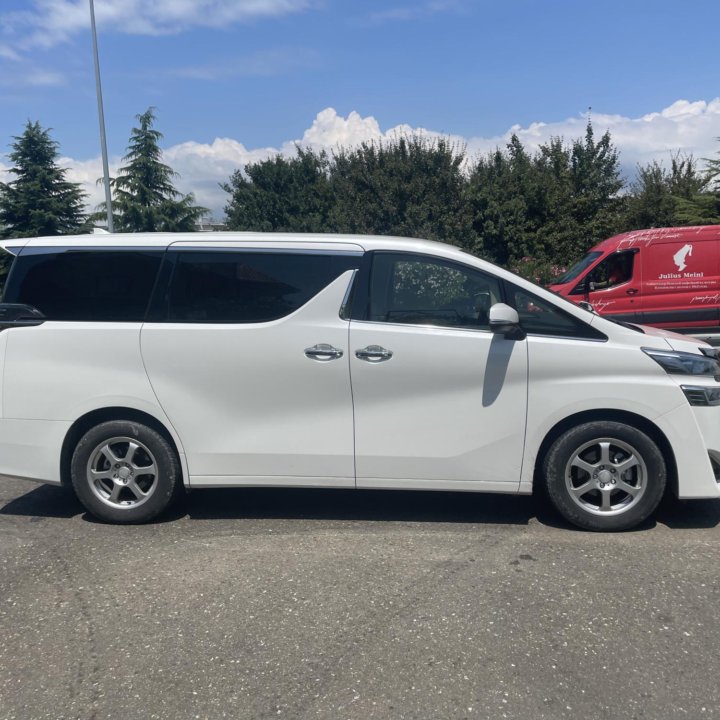 Toyota Vellfire, 2019