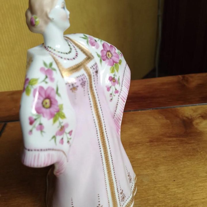 Статуэтка Фарфоровая СССР