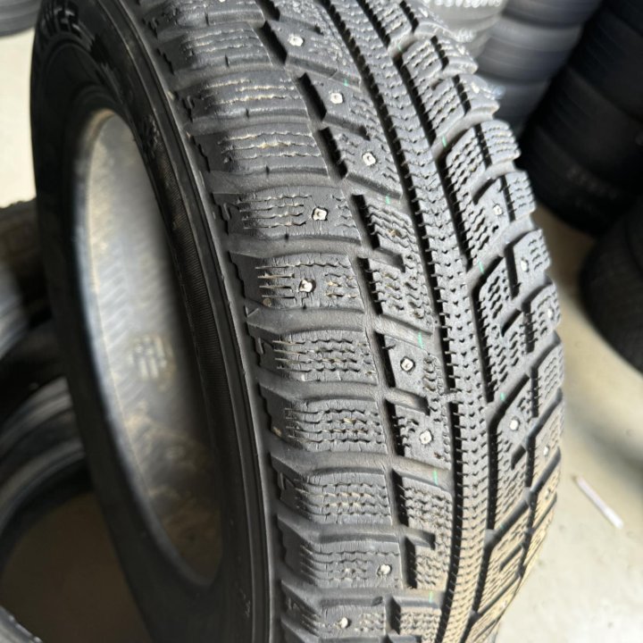 185/65 R14 Kumho I'Zen KW22