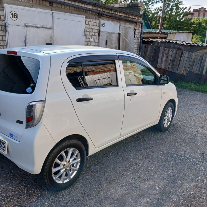 Toyota Pixis Epoch, 2013