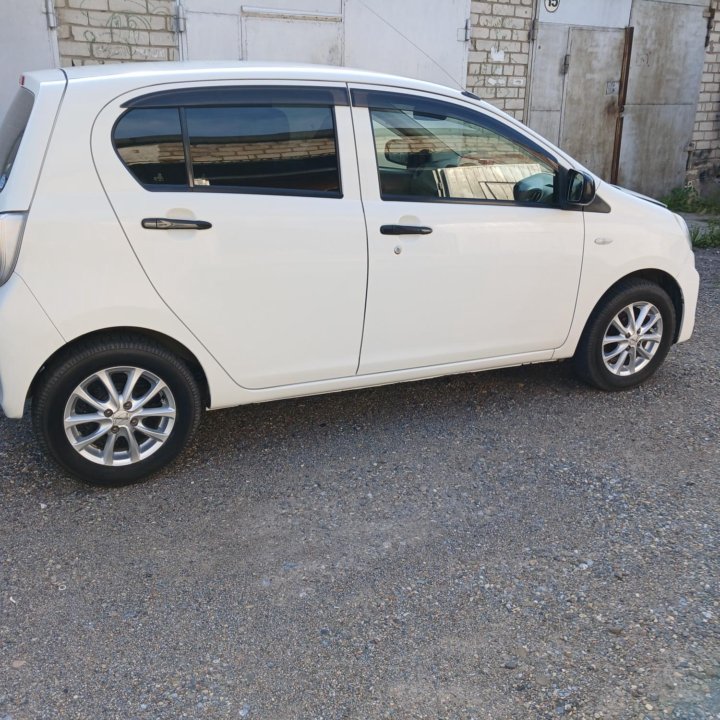 Toyota Pixis Epoch, 2013