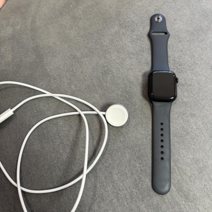 Продам Apple Watch 8 41MM black