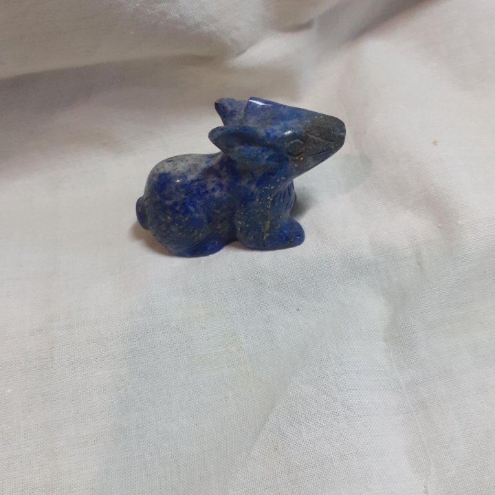 Фигурки из камня