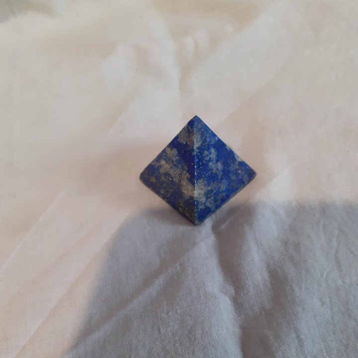 Фигурки из камня