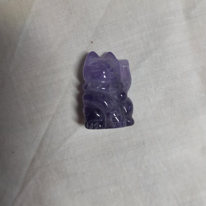 Фигурки из камня