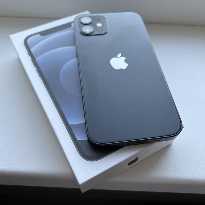 iPhone 12 в идеальном состоянии