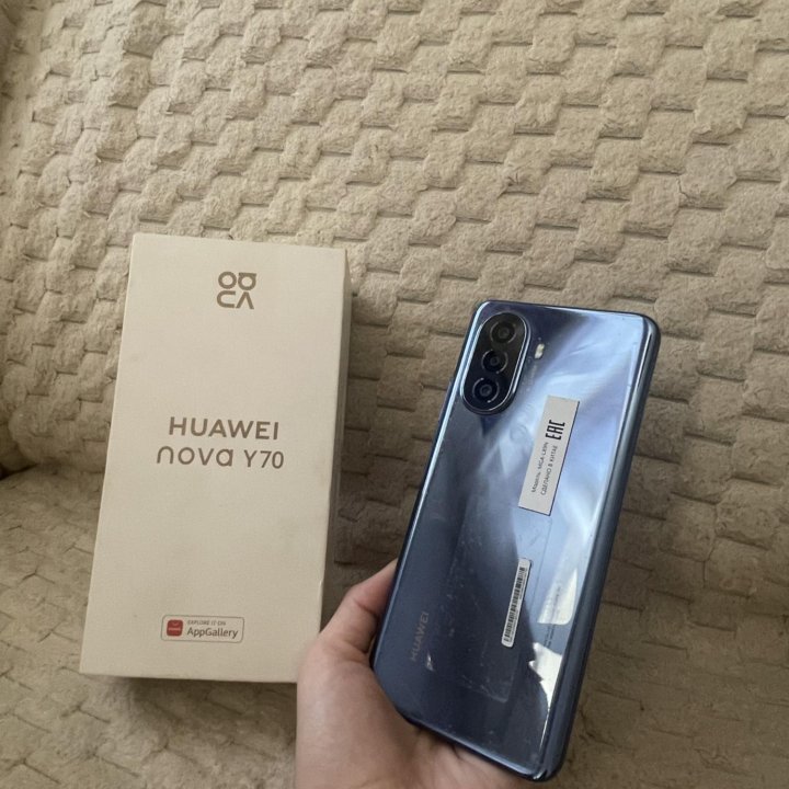 HUAWEI nova Y70 4/128 гб