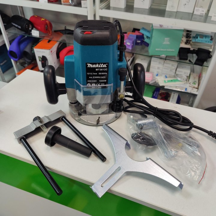 Мощный фрезер Makita 3612c