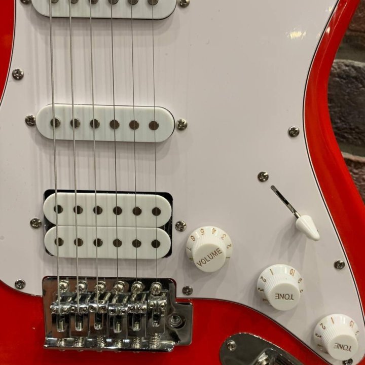 Электрогитара Stratocaster RD HSS + Комбик 15 ват