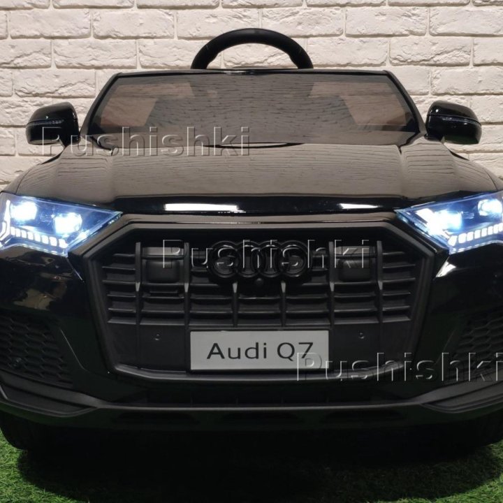 Детский электромобиль AUDI Q7 (HL678)