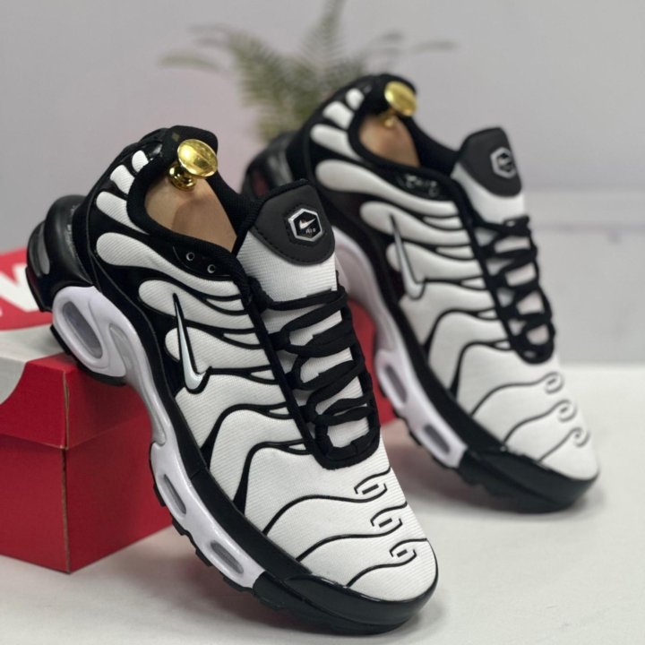 Кроссовки Nike Air Max Tn Plus