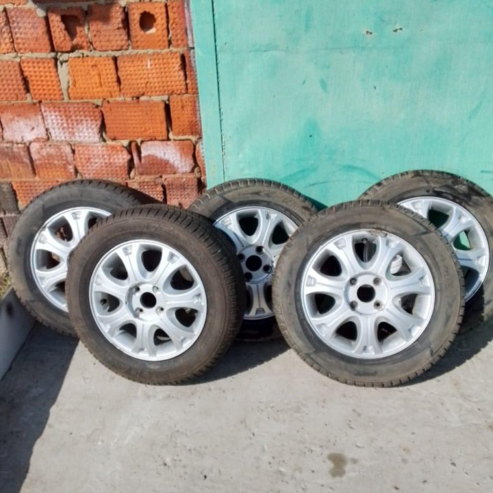 Зимняя резина на литых дисках 175/65 R 14