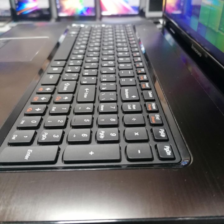 Ноутбук Lenovo мощный (1369 Н2)