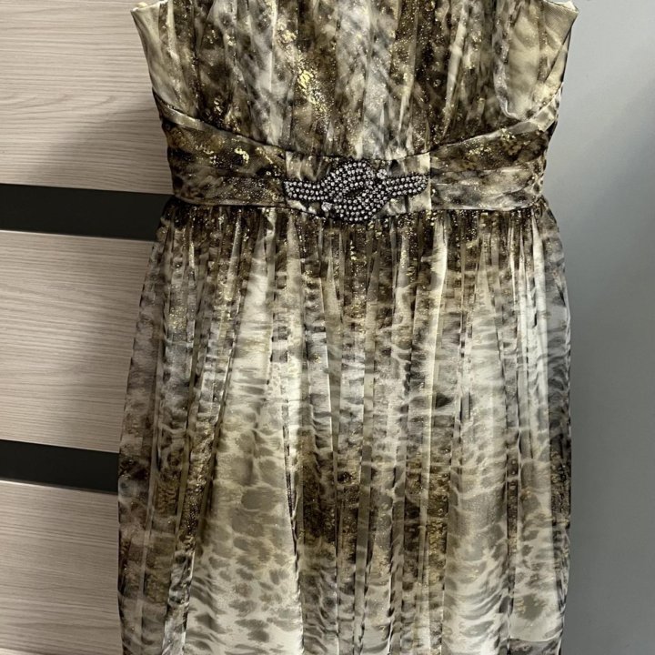 Продам нарядное платье