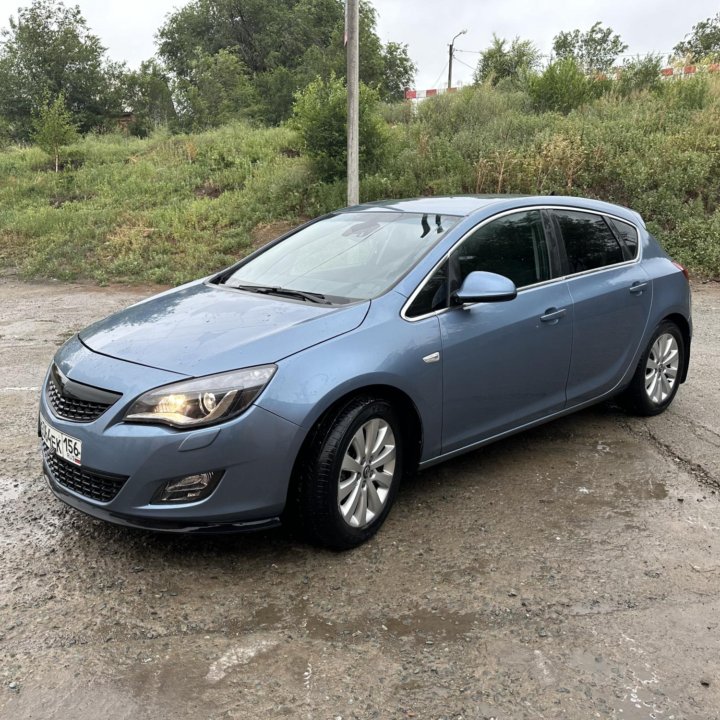 Opel Astra, 2010