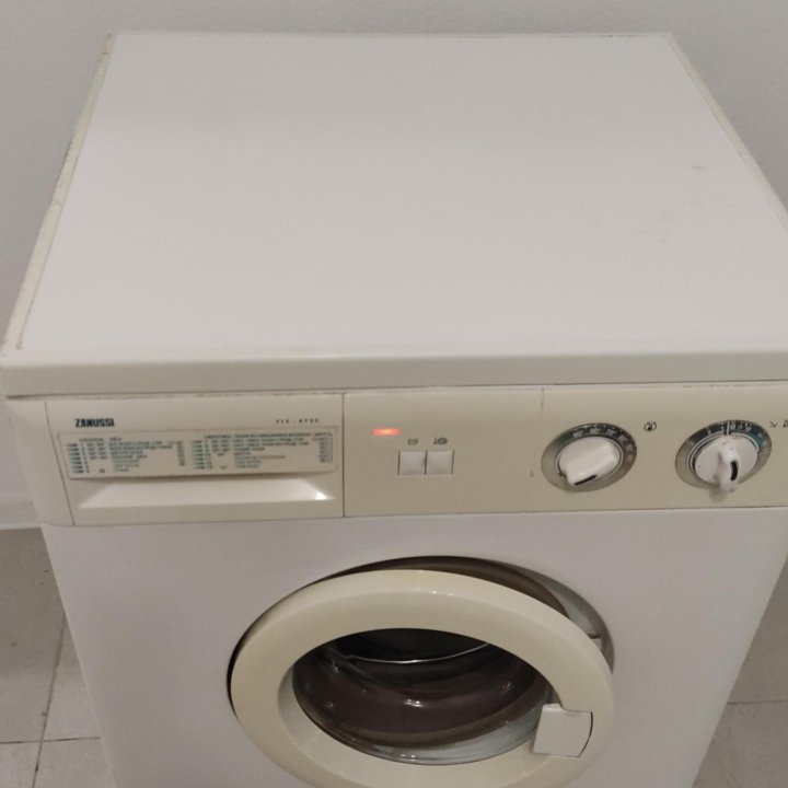 Стиральная Zanussi 5 кг 800 оборотов