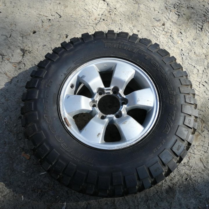 Bfgoodrich Mud-Terrain T/A 265/75 R16