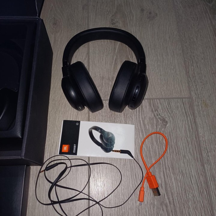 Наушники блютуз. JBL E500BT оригинал.