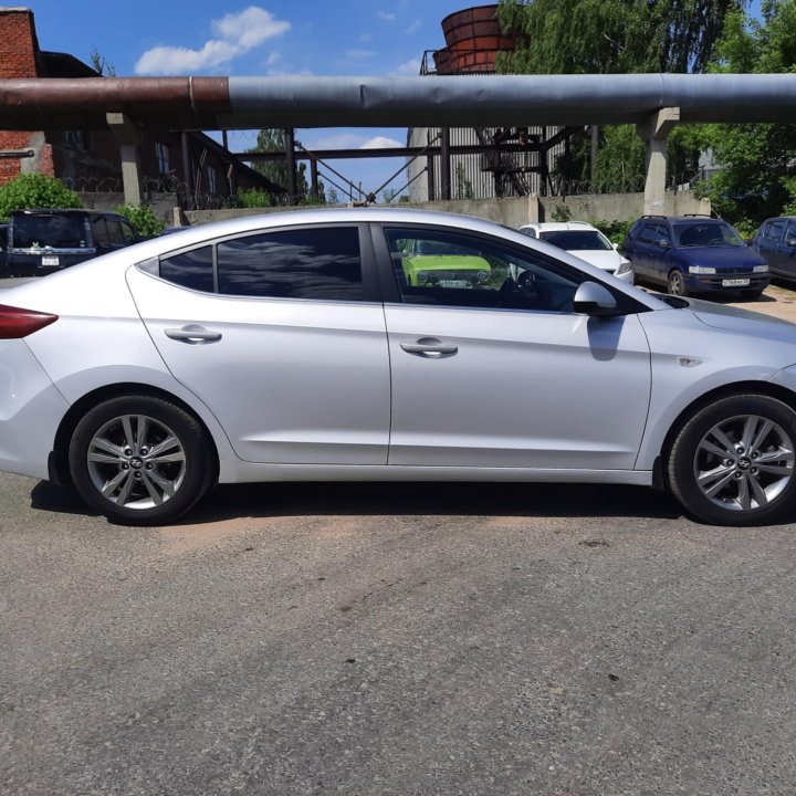 Hyundai Elantra, 2016