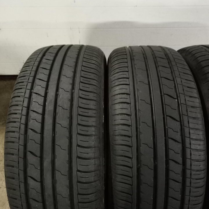 255/55R18 RoyalBlack Royal Performance (7628)