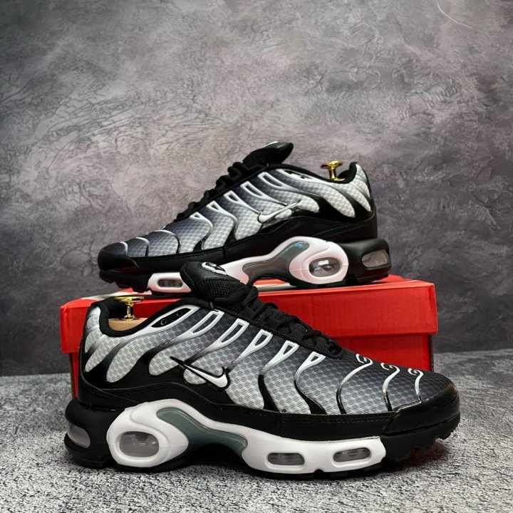 Кроссовки Nike Air Max Tn Plus