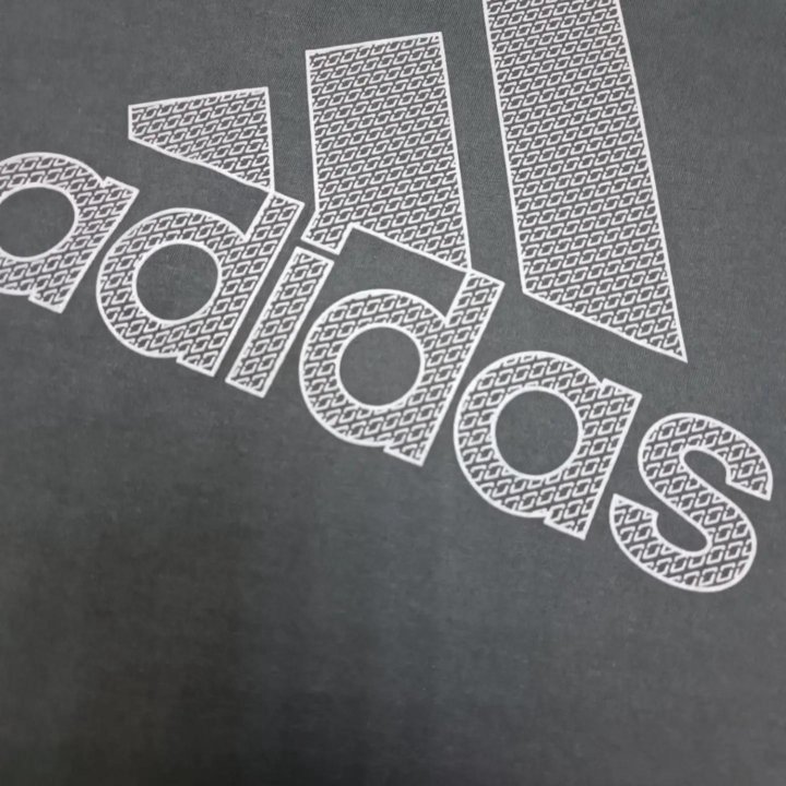 Чёрная футболка adidas Турция