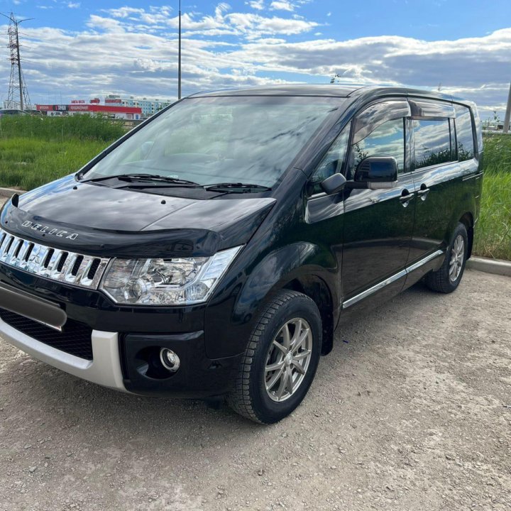 Mitsubishi Delica D:5, 2015