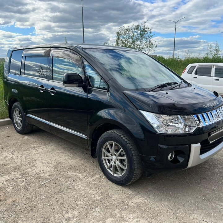 Mitsubishi Delica D:5, 2015